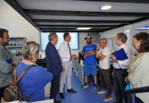 La Xunta analiza con la cofradía de pescadores de A Guarda la situación del sector