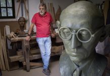 El escultor goianés Carlos Fernández expone sus obras en la XXIII Semana Cultural de Estás