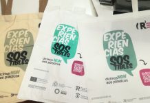 Tomiño reparte 25.000 bolsas de material reciclable para potenciar el comercio local