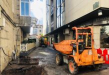 Baiona retoma las obras de humanización en la Calle Carabela la Pinta