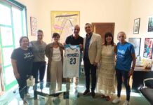 El Concello establece líneas de colaboración para que el Club Baloncesto Nigrán siga creciendo