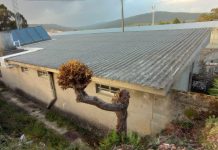 O Rosal renueva la cubierta de los vestuarios del campo de fútbol de A Mata