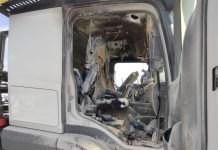 Herido tras sofocar el incendio de un camión por la falta de bomberos comarcales