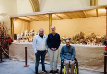 El hall del Concello de Baiona acoge un Belén artesanal en movimiento