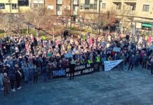 Vecinos de Tomiño se concentran por la «falta de médicos no Centro de Saúde»