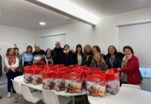 Nigrán agasaja con cestas de Navidad a su voluntariado