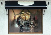 La campaña “Nadal + Nadal” del Concello de Tomiño impulsa el comercio local
