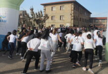 Cientos de alumnos de Nigrán participan en la «XIII Carreira solidaria»