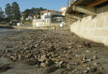 Convocan una jornada de voluntariado para limpiar la Praia da Madorra