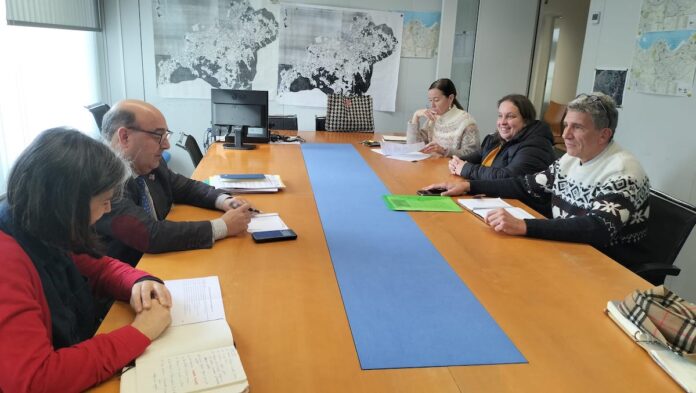 La Xunta reparará la pista de fútbol del Colegio de Educación Infantil y Primaria Serra Vincios
