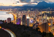 La Comisión de Fiestas de San Martiño de Currás organiza una excursión Benidorm