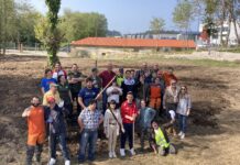 Nigrán celebra el ‘Día del Árbol’ con una plantación con usuarios del CEE Juan María