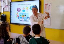 Cerca de 400 escolares de Porriño aprenden la importancia de tener una boca saludable