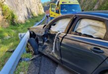 Cuatro heridos, dos de ellos menores, en una colisión en la AG-57 en Baredo