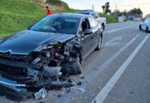 Trasladados al hospital un padre y su hija menor tras una colisión en Tabagón