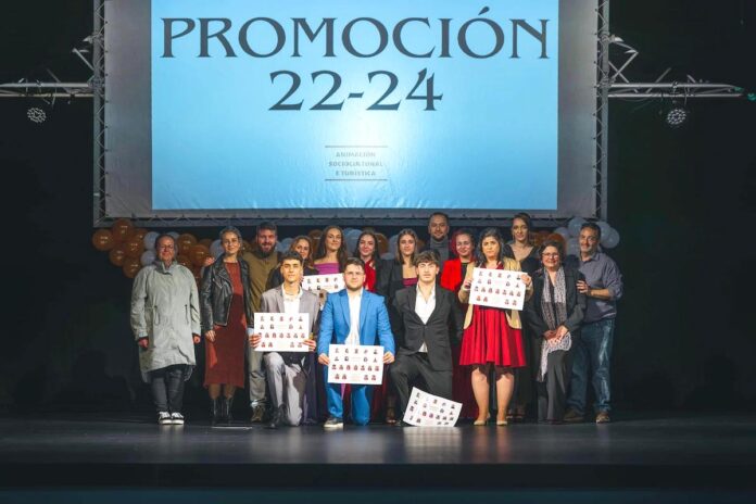 Graduación del alumnado del Ciclo Superior en Animación Sociocultural y Turística del IES Primeiro de Marzo