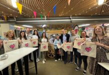 Ana Ortiz anima en Baiona a que la ciudadanía compre en los mercados y plazas de abastos