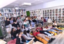 El CPI de Cova Terreña celebra la primera «Noite na biblio» para su alumnado