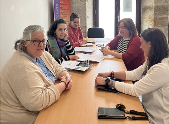 O Rosal y Acougo trabajarán juntos en programas de atención y formación de acogimiento familiar