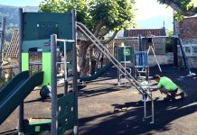 Oia comienza la renovación del parque infantil de Mougás