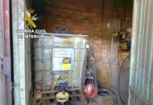 Inspeccionan una empresa de transportes de Tomiño que tiene instalados depósitos de gasóleo no autorizados