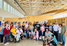 La sala multiusos de Sabarís acoge la exposición “Sumando Sueños”, del Centro Juan María