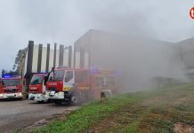Un incendio en una bodega de O Rosal moviliza a los servicios de emergencia