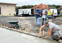 Comienzan las obras del nuevo parque infantil en O Outeiro, en Atios