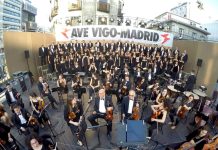 La Porta do Sol acoge un concierto reivindicativo para reclamar el tren directo de Alta Velocidad a Madrid