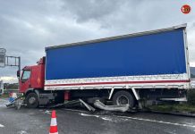 Una salida de vía de un camión en la A-55 en O Porriño causa importantes retenciones