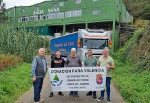 Parte de Baiona un camión con más de 25.000 litros de agua a Valencia