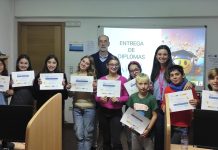 Alumnos del curso de competencias digitales de Baiona reciben su diploma