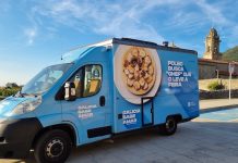 La foodtruck «Galicia sabe a mar» visita Oia