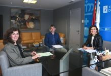 Ángeles Vázquez y Cristina Correa se reúnen para tratar asuntos relacionados con el saneamiento