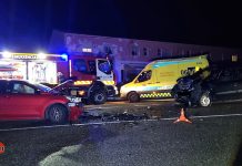 Tres heridos en una colisión frontal en Mougás