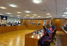 El Pleno pide al presidente de la Xunta que se posicione a favor del proyecto para mejorar la A-52