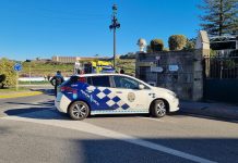 Un motorista herido tras ser arrollado por un coche en una rotonda de Baiona