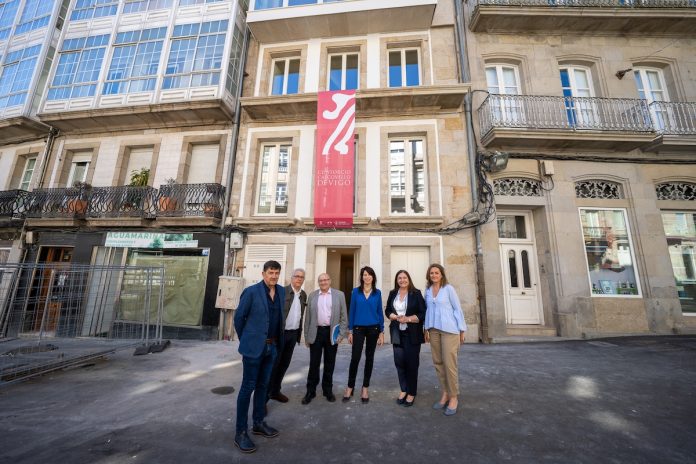 El Consorcio Casco Vello firma la venta de dos nuevas viviendas públicas en Elduayen y Ferrería