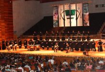 La Banda de Gaitas de la Provincia de Pontevedra ofrece un concierto en Baiona
