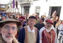 Baiona concede la distinción de Hijo Adoptivo a D. Carmelo Romero, exalcalde de Palos de la Frontera