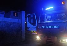 Los Bomberos sofocan un incendio en una chimenea de O Rosal
