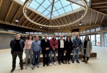 Abel Losada elogia la reforma de la plaza de abastos de Oia