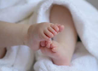 El Concello de Oia convoca las ayudas a la natalidad para los niños nacidos en 2025