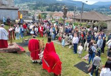 Decenas de personas asisten a la celebración de la Borriquita en Gondomar