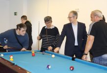 El billar se presenta como deporte para la inclusión y la diversidad en A Guarda