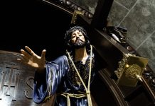 La parroquia de San Salvador de Teis acoge la presentación de la restauración de la Cruz de su Nazareno