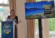 Diputación recoge el premio de Viajes National Geographic a las Rías Baixas como mejor destino de playa
