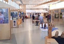 Más de 500 obras de arte se exponen en el multiusos de Sabarís