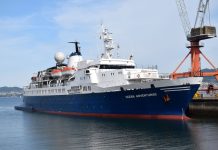 El Ocean Adventurer se prepara en San Enrique para su campaña de octubre por la Antártida