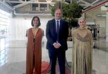El Puerto de Vigo acoge una exposición que pone en valor el trabajo de las Redeiras